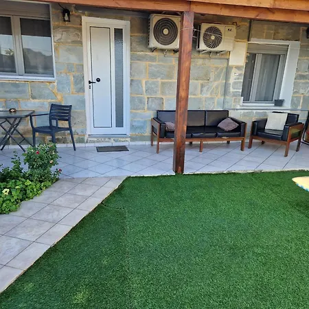 Apartment Claudia 2 Agia Marina (Crete)